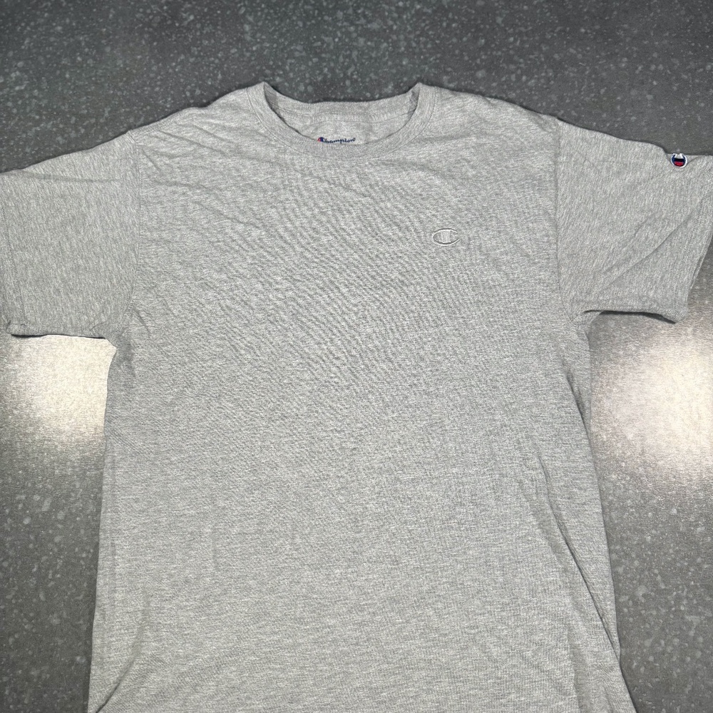 Champion Men's T-shirt - Size Medium